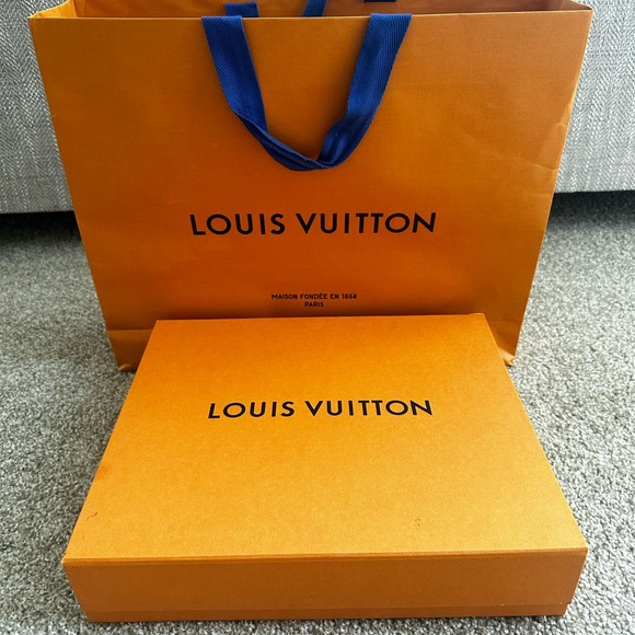 Louis Vuitton Reykjavik Gradient Scarf - Picture 6 of 8